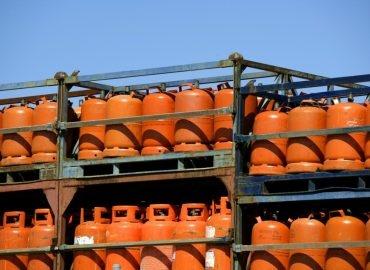 butle gazowe w stojakach