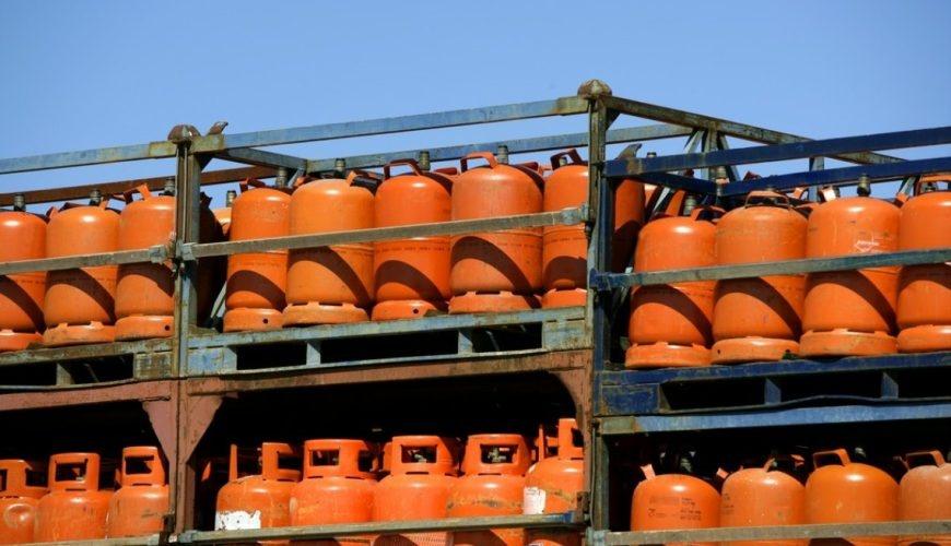 butle gazowe w stojakach