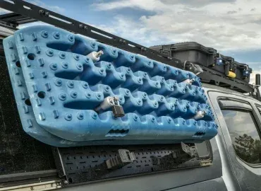 boczy stojak transportowy na samochodzie